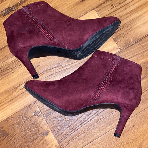 Kelly and Katie Adeelah size 6 heel bootie maroon - Picture 5 of 7